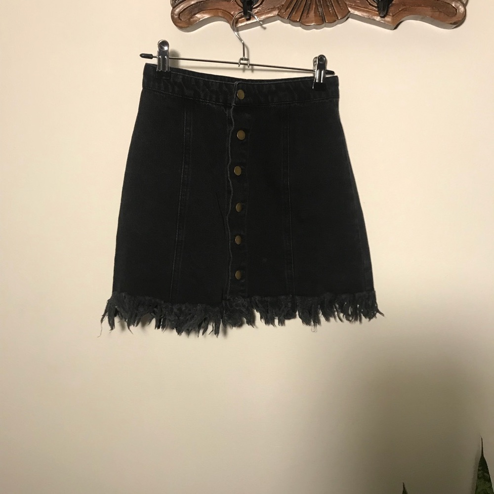 Forever 21 Black Frayed Denim Mini Skirt - Black